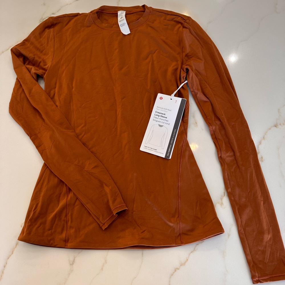 Women’s Lululemon NWT crewneck long sleeve, size small